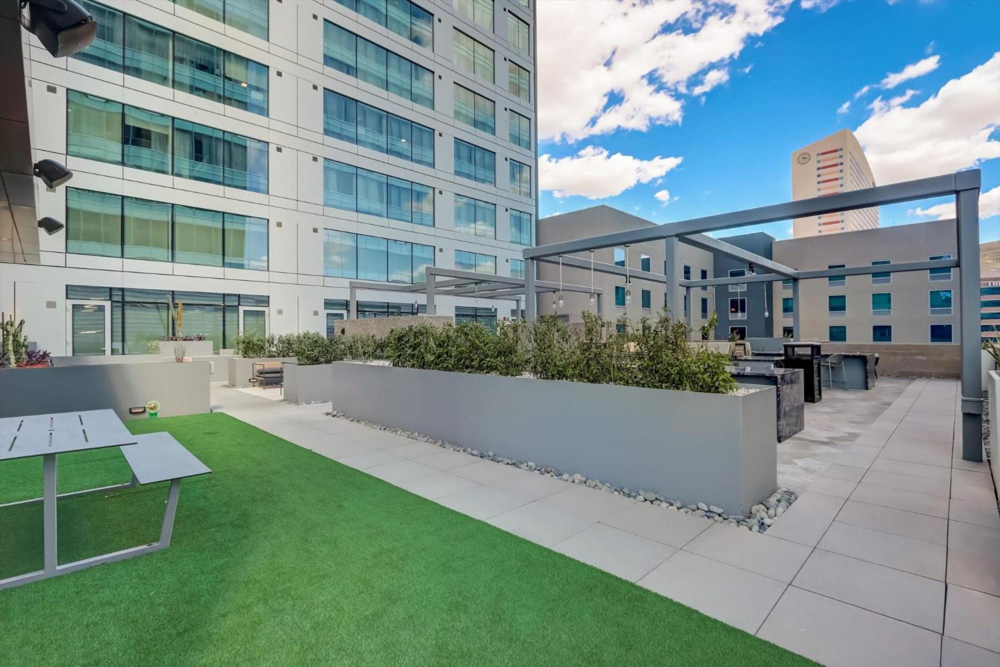 Kenect Phoenix In Downtown Phoenix Exterior photo