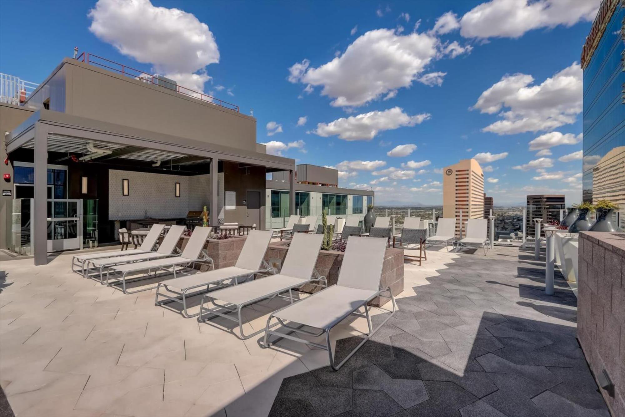 Kenect Phoenix In Downtown Phoenix Exterior photo